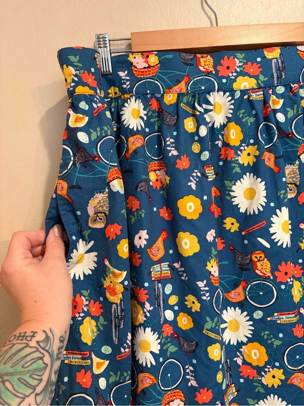 Retrolicious Chicken & Owl Farmgirl Skater Skirt, Partial Elastic Waist, size 2X - Picture 7 of 10